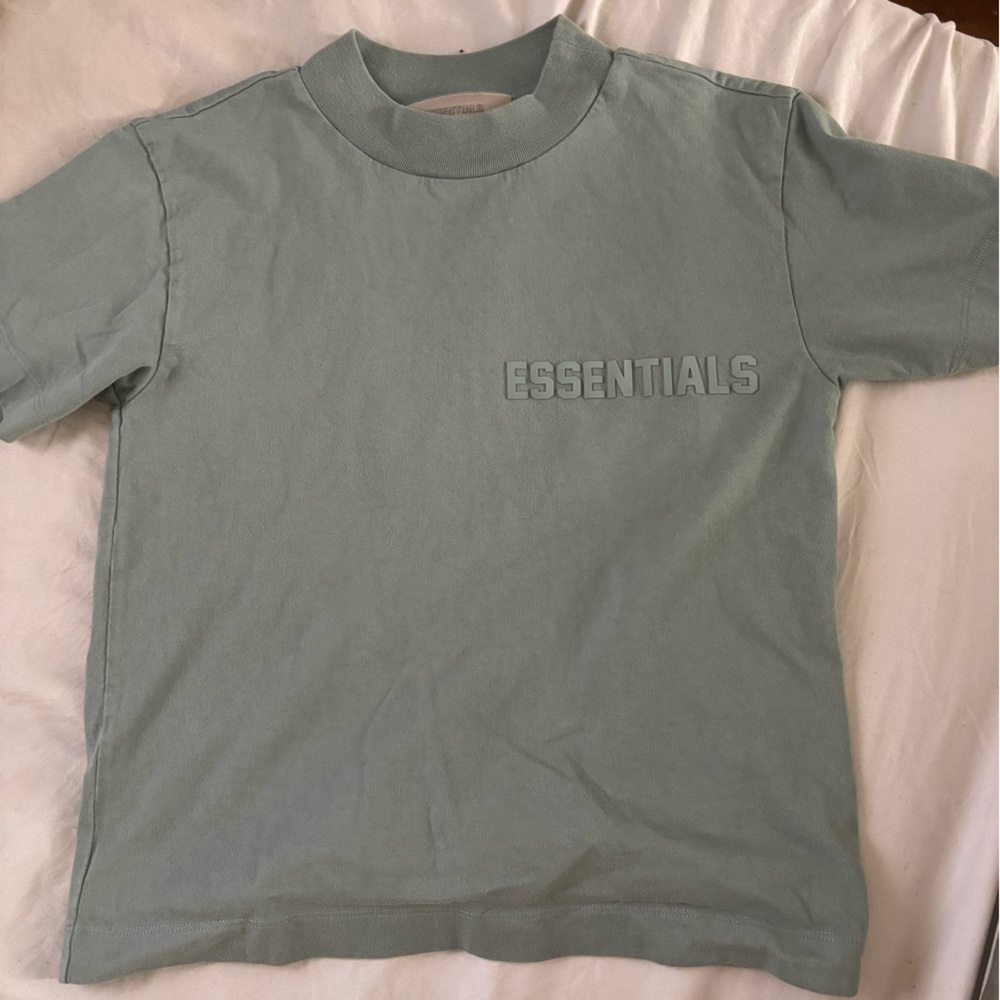 Essentials tee